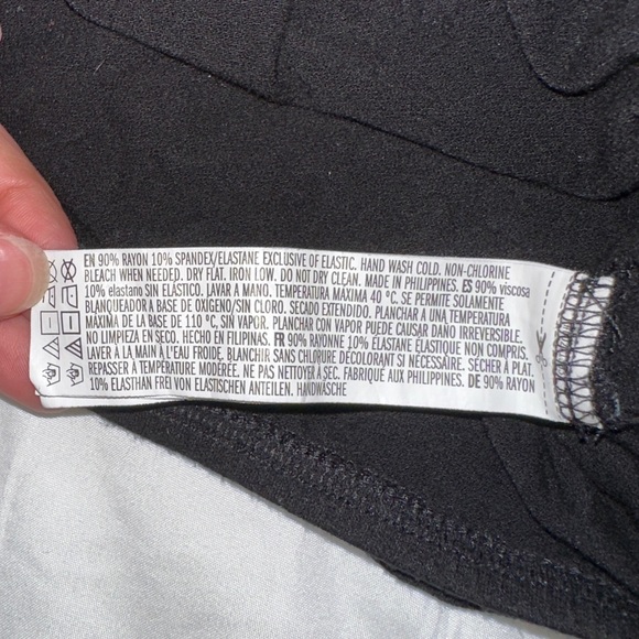 Forever 21 | Button Tie Front Spaghetti Strap V Neck Lace Crop Cami Tank Top - Picture 7 of 11